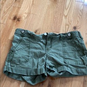 Aéropostale Midi Twill Shorts Green